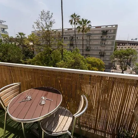Plein Centre 1 Avec Balcon Nice
